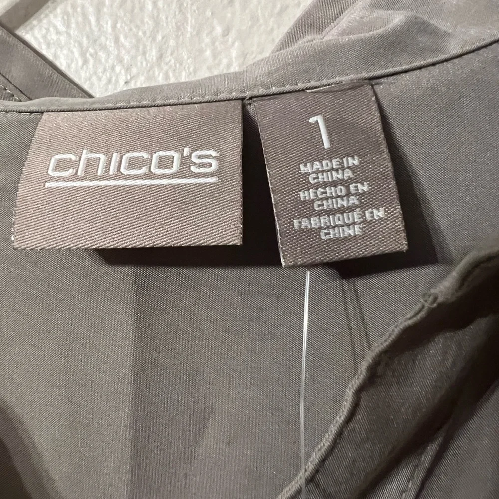 NWT CHICO’S Sofia Silky chic button down blouse - Size 1/Medium - Picture 7 of 8